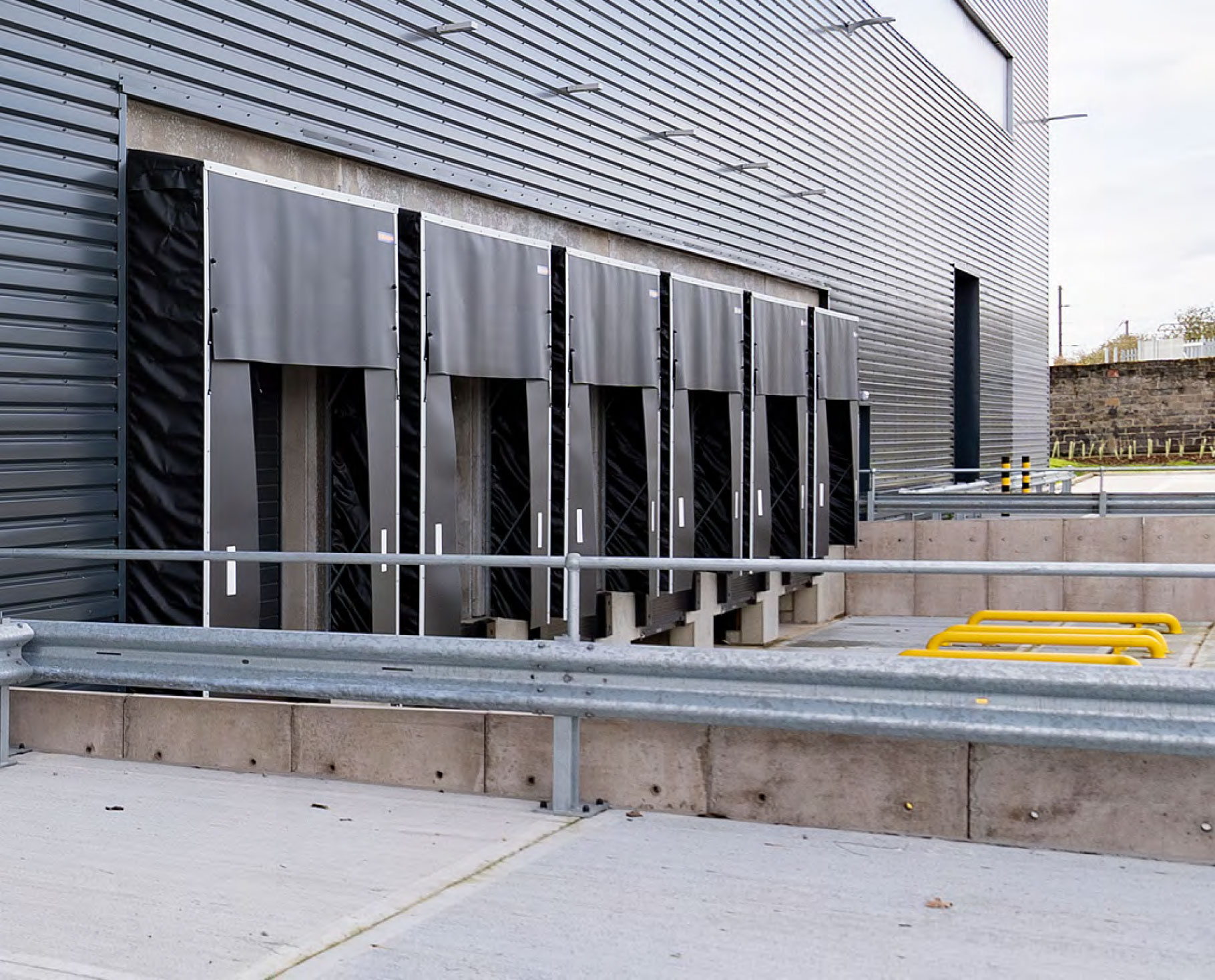 Dock level loading doors with dock shelters and the secure yard at SYNC 78